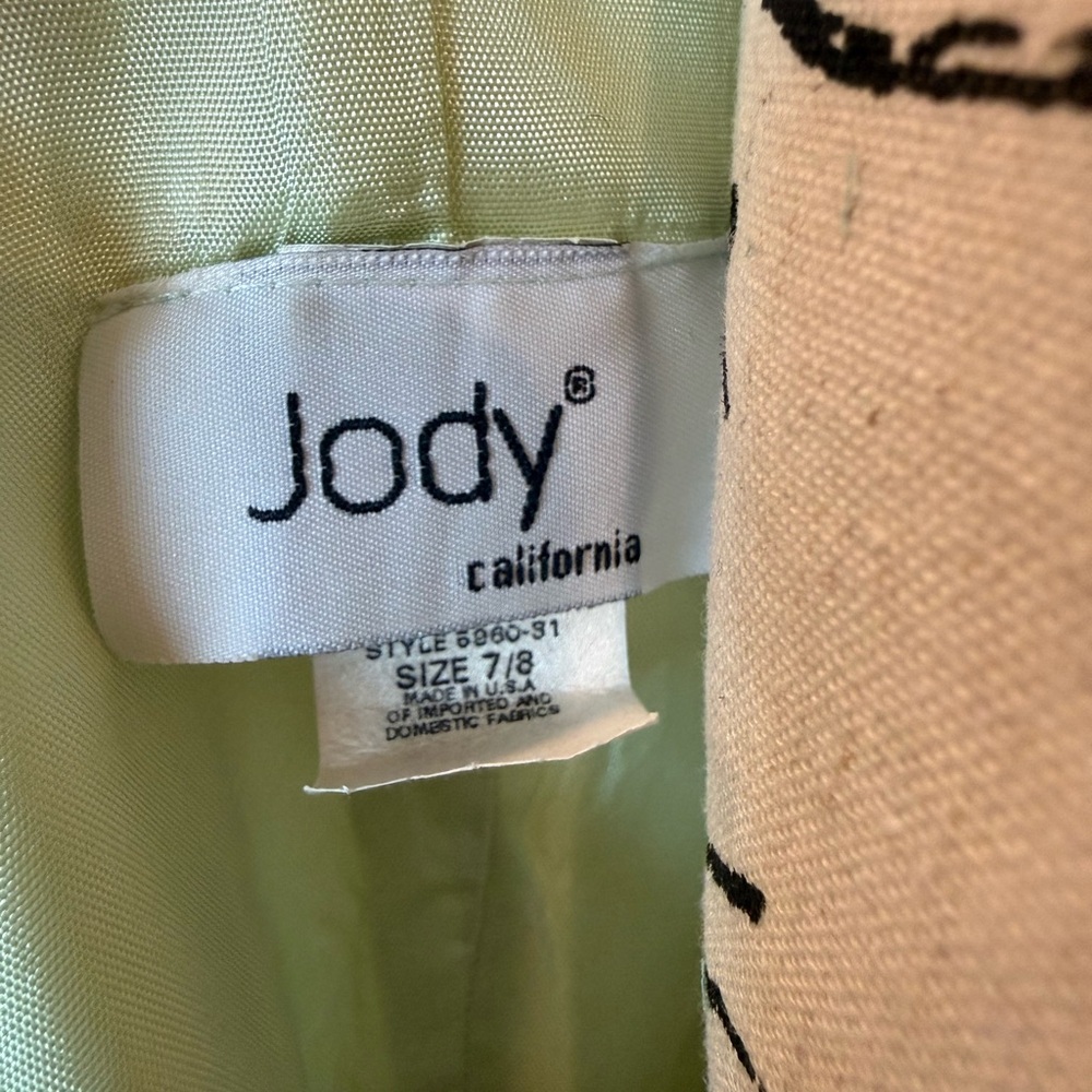 Regency Light Green Gown - Picture 5 of 9